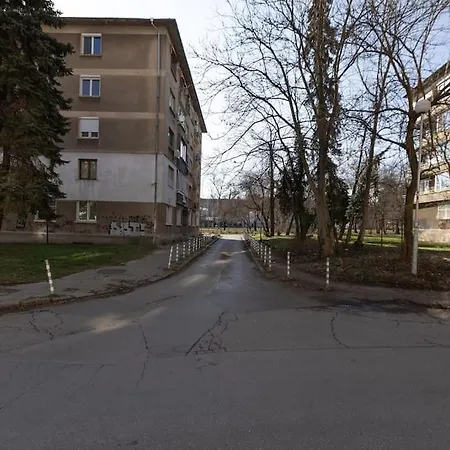 Apartament Sunny & Convenient On Dondoukov Blvd, 1 Bdr Zaimov *