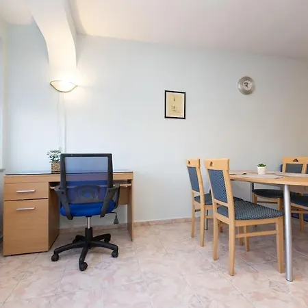 Sunny & Convenient On Dondoukov Blvd, 1 Bdr Zaimov Apartamento